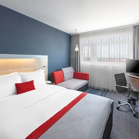 Express Muenchen Messe By Ihg Hotel 3*