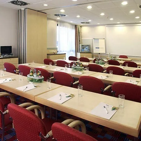 Express Muenchen Messe By Ihg Hotel 3*