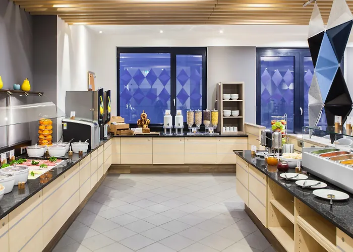 Express Muenchen Messe By Ihg Hotel 3*