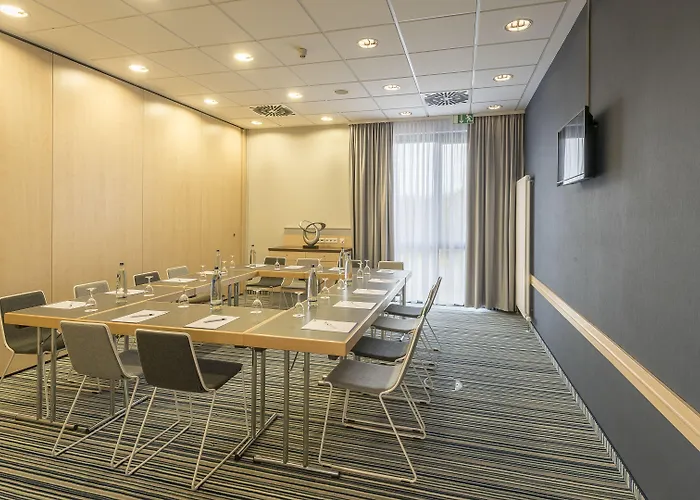 Express Muenchen Messe By Ihg 3*