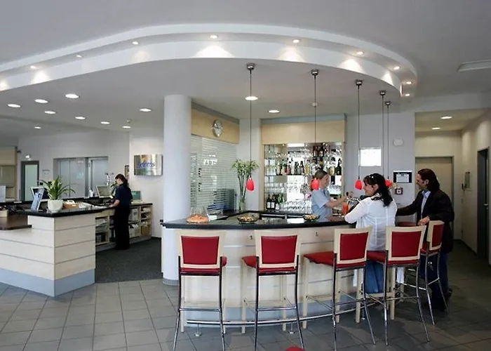 Express Muenchen Messe By Ihg Hotel 3*