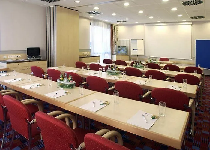 Express Muenchen Messe By Ihg Hotel 3*